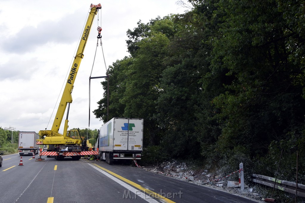 Schwerer VU A 3 Rich Oberhausen Hoehe AK Leverkusen P627.JPG - Miklos Laubert